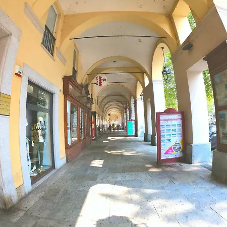 Luna Del Belvedere Konukevi Asti